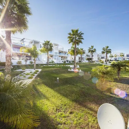 Apartment Cenuela - Lush Haven By United Renters Torrevieja