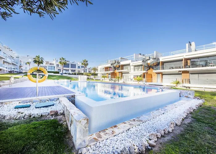 Cenuela - Lush Haven By United Renters Апартаменты Торевьиа