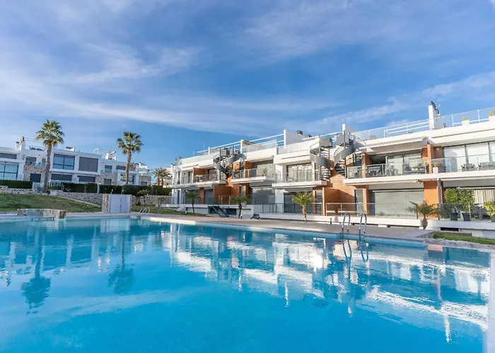 Cenuela - Lush Haven By United Renters * Торевьиа