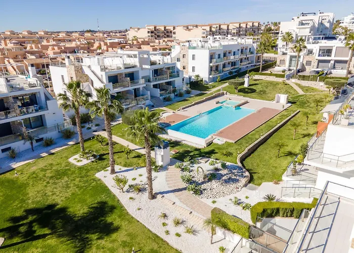 Апартаменты Cenuela - Lush Haven By United Renters