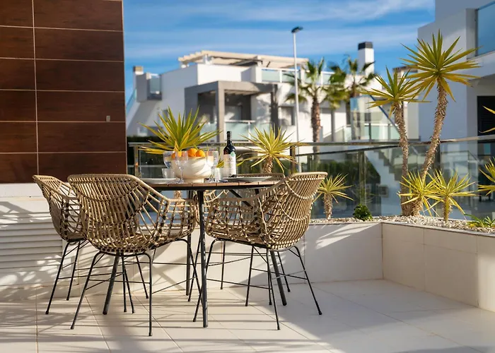 Cenuela - Lush Haven By United Renters